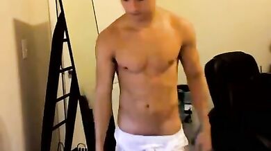 Strip e handjob gay in cam