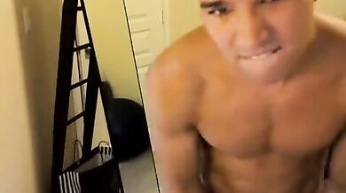 Strip e handjob gay in cam