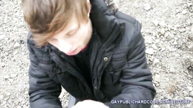 Biondo gay diciottenne scopa per denaro