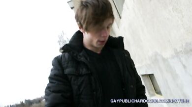 Biondo gay diciottenne scopa per denaro