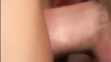 Boy gay si prende cura di due papà