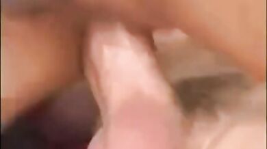 Boy gay si prende cura di due papà