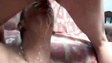 Esplosione di sborra gay in faccia