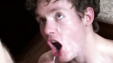 Diciottenne gay fa un pompino al padre