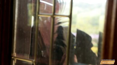 Giovane gay bruno inculato dopo la doccia