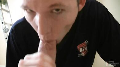 Biondino adora il pene