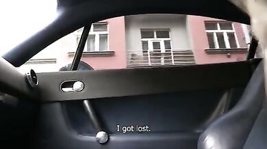 Ragazzo russo rimorchiato sulla statale