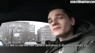 Ragazzo russo rimorchiato sulla statale