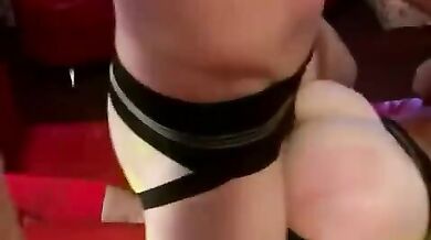Gay fetish in un club per gay