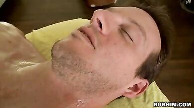 Massaggiatore gay passivo