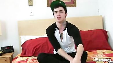 Gay alternativo inculato a pecora