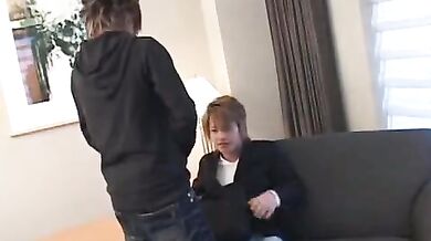 Giapponese frocio si fa inculare