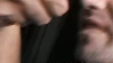 Lui adora lo sperma gay