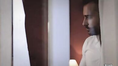 Sesso in un motel tra uomini froci