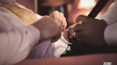 Sesso in un motel tra uomini froci