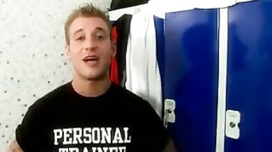 Etero sedotto ed inculato