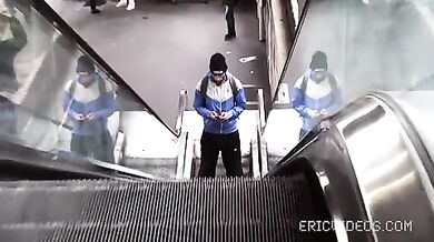 Ragazzina gay scopata in tutti i buchi