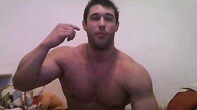 Dildo in un culo gay muscoloso