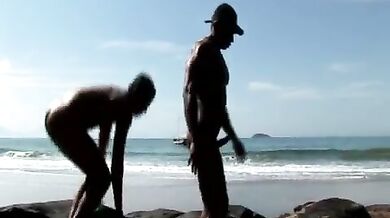 Brasiliani si inculano in spiaggia