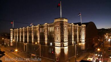 Studente violentato da un gruppo gay