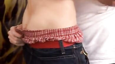 Biondo incula un  amico