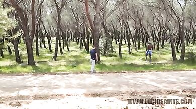 Negro caldo incula giovane omosex al parco