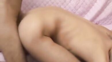 Sesso anale per coppietta arrapata