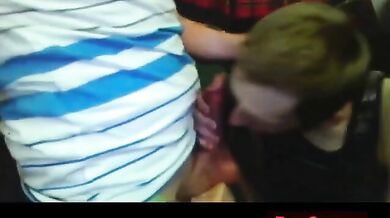 Ragazzo etero sedotto da un amico