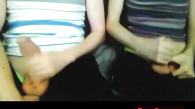 Ragazzo etero sedotto da un amico