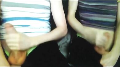 Ragazzo etero sedotto da un amico