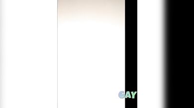 Grossi cazzi neri si masturbano insieme