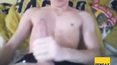 Scopata amatoriale con ragazzo dotato