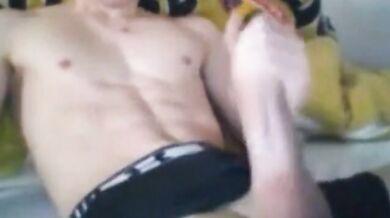 Scopata amatoriale con ragazzo dotato