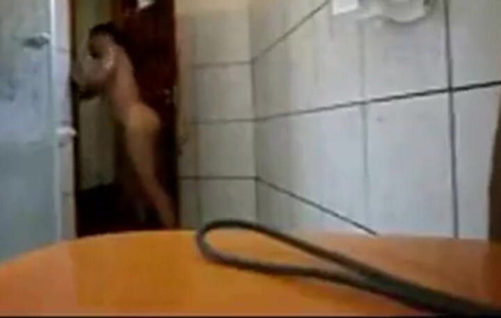 Coppia di twink asiatici scopa in bagno