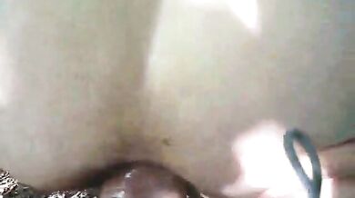 Coppia gay amatoriale si diverte all'aperto