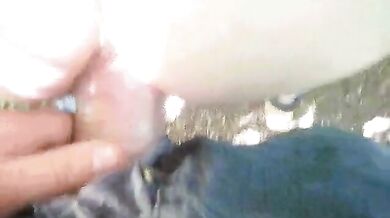 Coppia gay amatoriale si diverte all'aperto