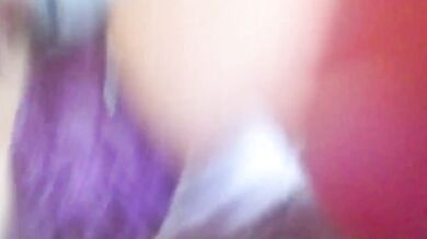 Papà maturo norvegese si accarezza il cazzo