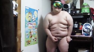 Grasso ragazzo sexy ama masturbarsi