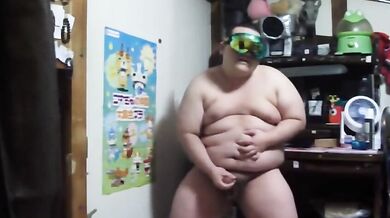 Grasso ragazzo sexy ama masturbarsi
