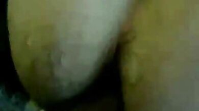 Vecchio scopa un uomo più giovane con il suo grosso cazzo