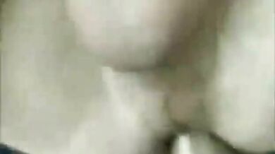 Vecchio scopa un uomo più giovane con il suo grosso cazzo