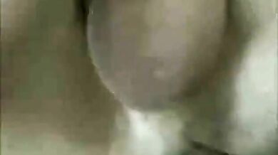 Vecchio scopa un uomo più giovane con il suo grosso cazzo