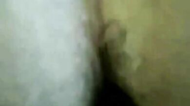 Vecchio scopa un uomo più giovane con il suo grosso cazzo