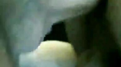 Vecchio scopa un uomo più giovane con il suo grosso cazzo