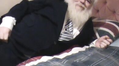 Maturo gay grasso col pene piccolo