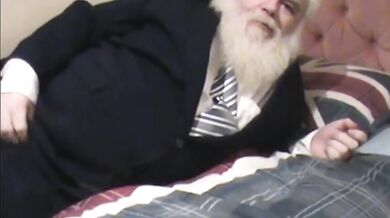 Maturo gay grasso col pene piccolo