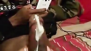 Black Stad sega il suo enorme cazzo in cam