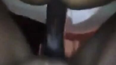 Un grosso cazzo nero mi fotte il culo