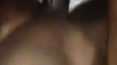 Un grosso cazzo nero mi fotte il culo