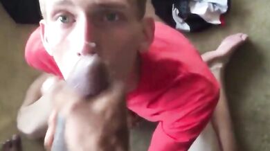 Succhia un enorme cazzo nero